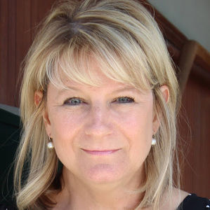 Meet your Posher, Connie